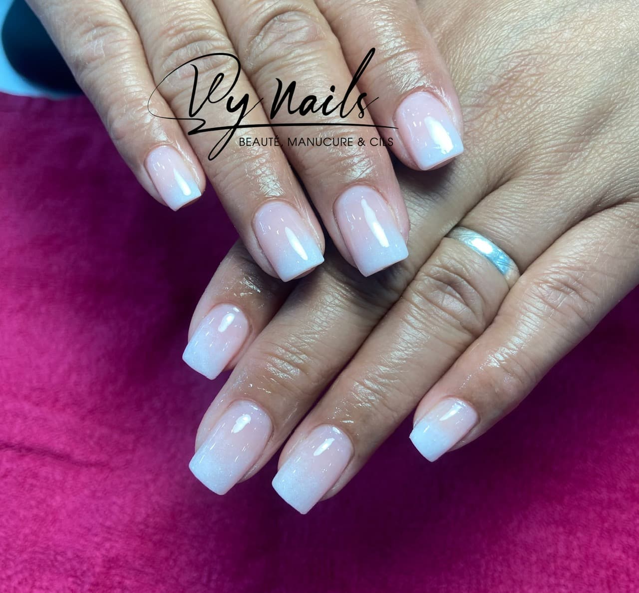Semi-permanent rose nude réalisé à Noisy-le-Grand par VyNails93